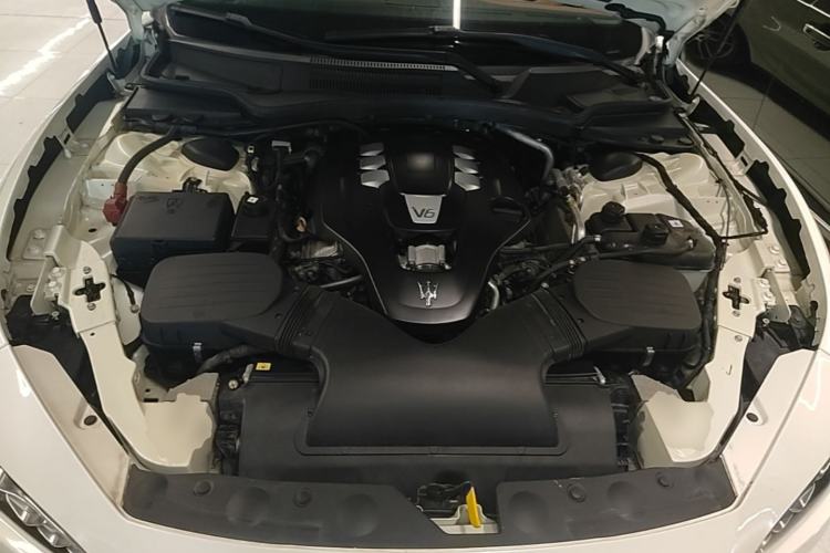 Used Maserati Ghibli 2014 3.0T Standard Edition Engine Bay