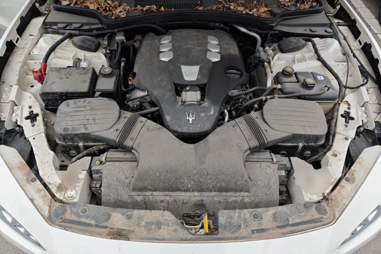 Used Maserati Ghibli 2014 3.0T Standard Edition Engine Bay