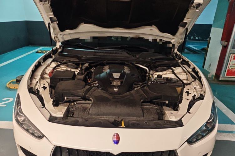 Used Maserati Ghibli 2014 3.0T Standard Edition Engine Bay