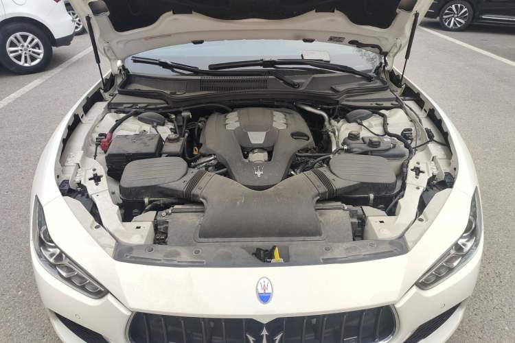 Used Maserati Ghibli 2014 3.0T Standard Edition Engine Bay