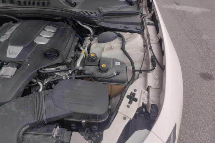 Used Maserati Ghibli 2014 3.0T Standard Edition Engine Bay Left