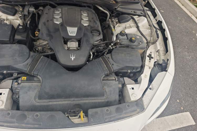 Used Maserati Ghibli 2014 3.0T Standard Edition Engine Bay Left