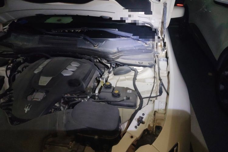 Used Maserati Ghibli 2014 3.0T Standard Edition Engine Bay Left