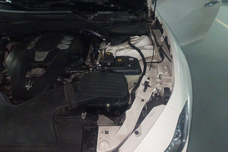 Used Maserati Ghibli 2014 3.0T Standard Edition Engine Bay Left