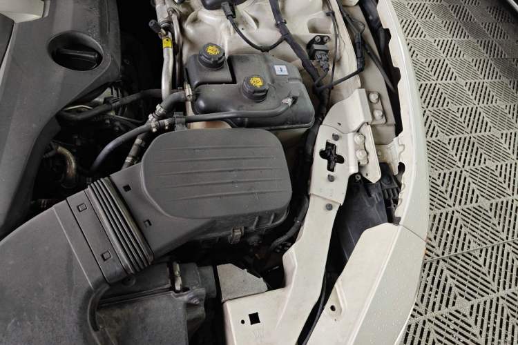 Used Maserati Ghibli 2014 3.0T Standard Edition Engine Bay Left