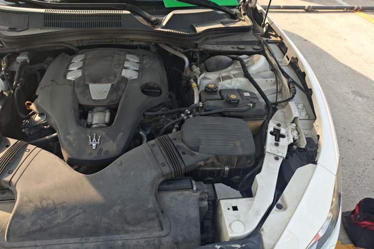 Used Maserati Ghibli 2014 3.0T Standard Edition Engine Bay Left