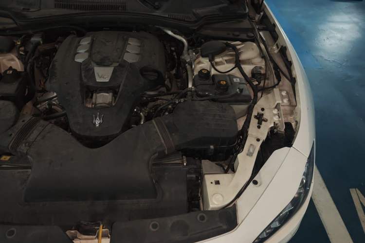 Used Maserati Ghibli 2014 3.0T Standard Edition Engine Bay Left