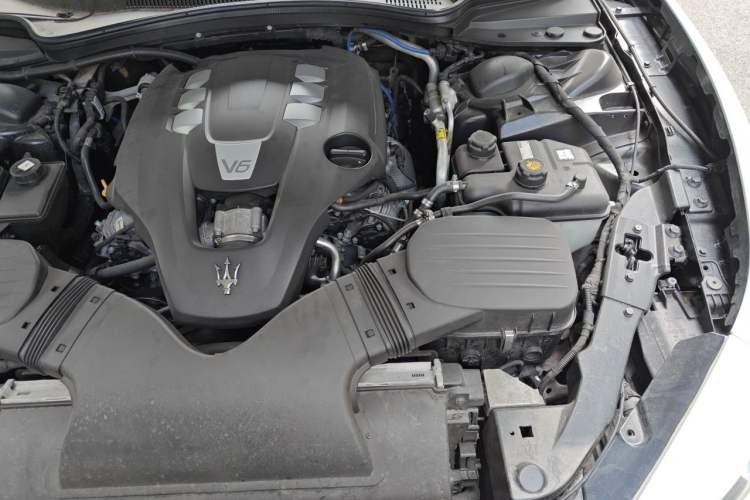 Used Maserati Ghibli 2014 3.0T Standard Edition Engine Bay Left