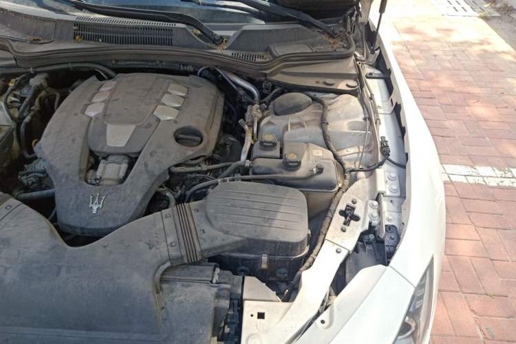 Used Maserati Ghibli 2014 3.0T Standard Edition Engine Bay Left