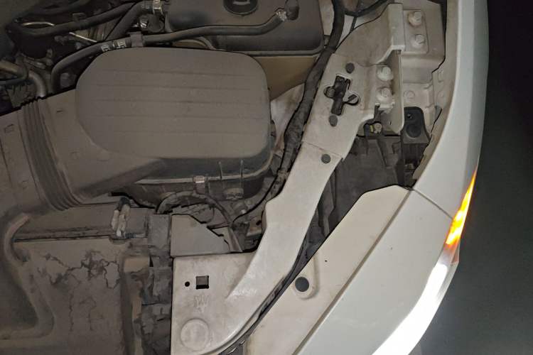 Used Maserati Ghibli 2014 3.0T Standard Edition Engine Bay Left
