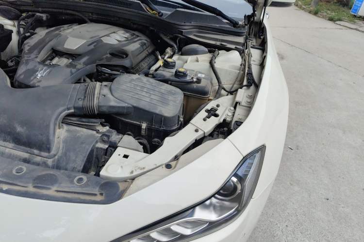 Used Maserati Ghibli 2014 3.0T Standard Edition Engine Bay Left