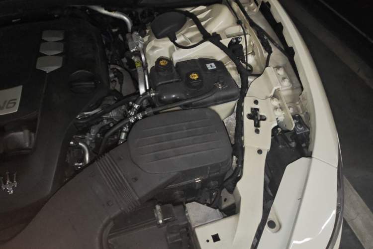 Used Maserati Ghibli 2014 3.0T Standard Edition Engine Bay Left