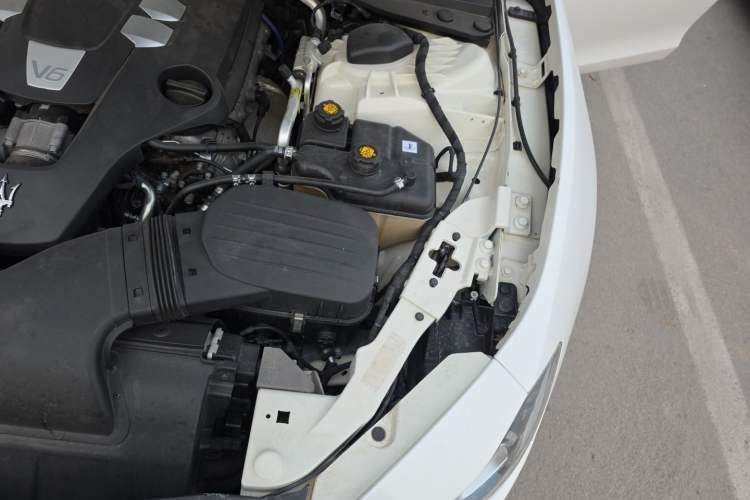 Used Maserati Ghibli 2014 3.0T Standard Edition Engine Bay Left