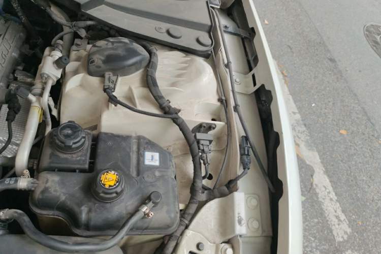 Used Maserati Ghibli 2014 3.0T Standard Edition Engine Bay Left