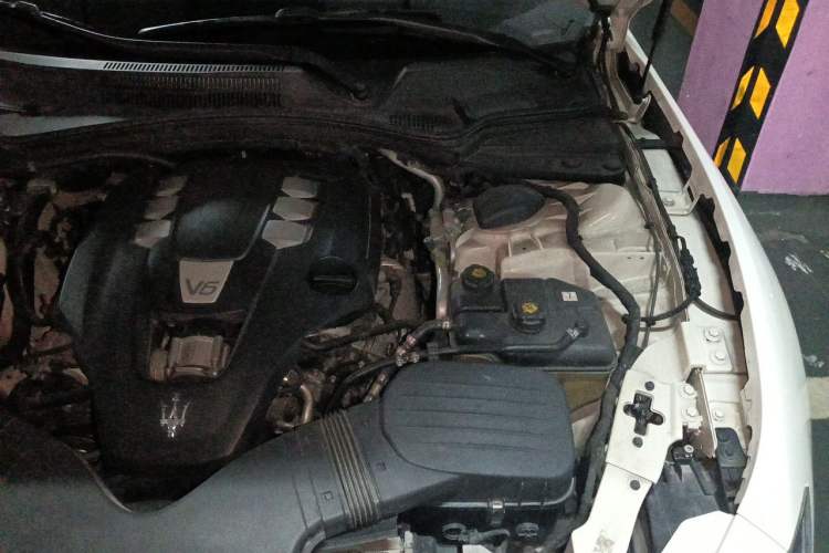 Used Maserati Ghibli 2014 3.0T Standard Edition Engine Bay Left