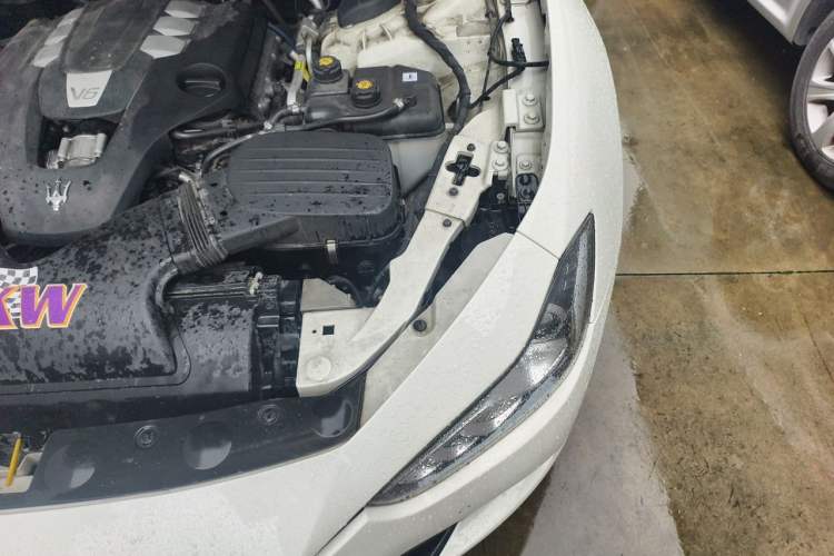 Used Maserati Ghibli 2014 3.0T Standard Edition Engine Bay Left
