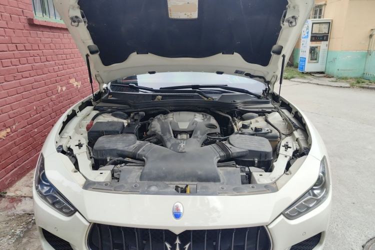 Used Maserati Ghibli 2014 3.0T Standard Edition Engine Bay