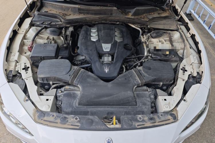 Used Maserati Ghibli 2014 3.0T Standard Edition Engine Bay