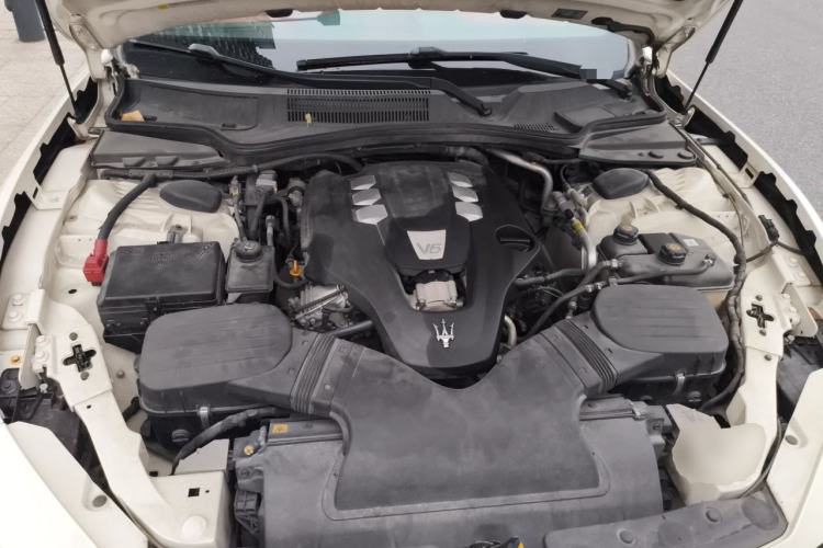 Used Maserati Ghibli 2014 3.0T Standard Edition Engine Bay