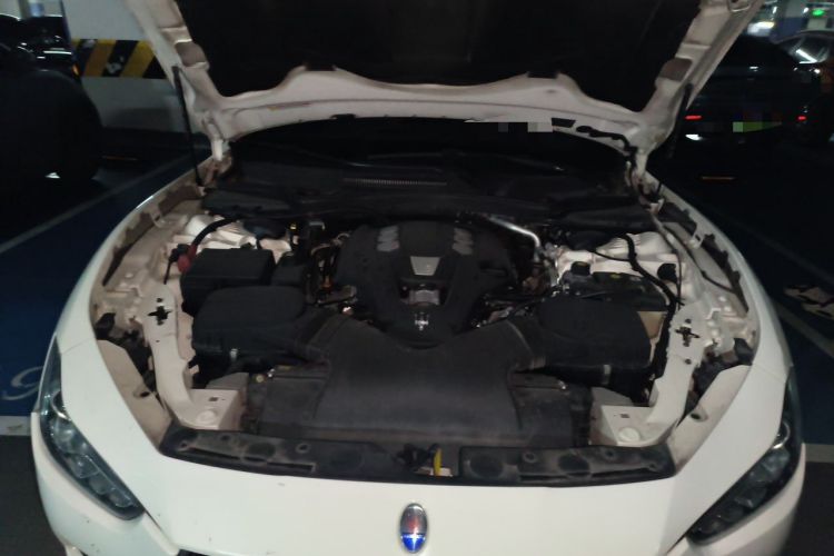 Used Maserati Ghibli 2014 3.0T Standard Edition Engine Bay