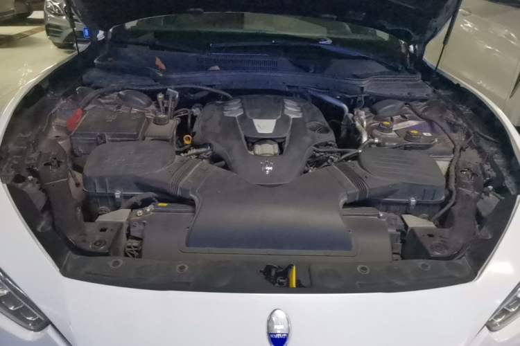Used Maserati Ghibli 2014 3.0T Standard Edition Engine Bay
