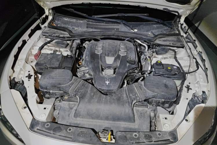 Used Maserati Ghibli 2014 3.0T Standard Edition Engine Bay