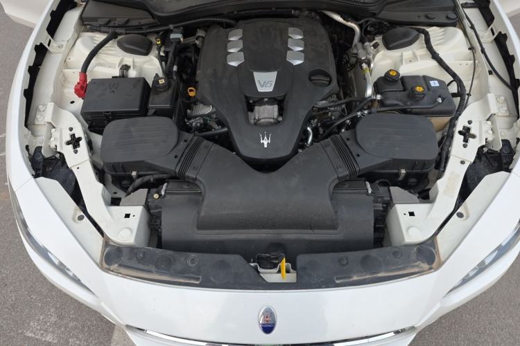 Used Maserati Ghibli 2014 3.0T Standard Edition Engine Bay