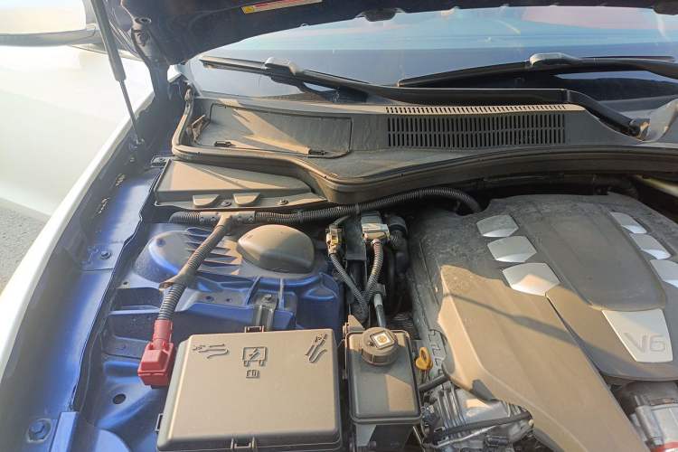 Used Maserati Ghibli 2014 3.0T Standard Edition Engine Bay Right