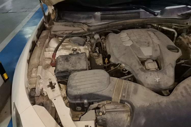 Used Maserati Ghibli 2014 3.0T Standard Edition Engine Bay Right