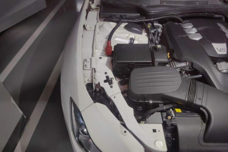 Used Maserati Ghibli 2014 3.0T Standard Edition Engine Bay Right