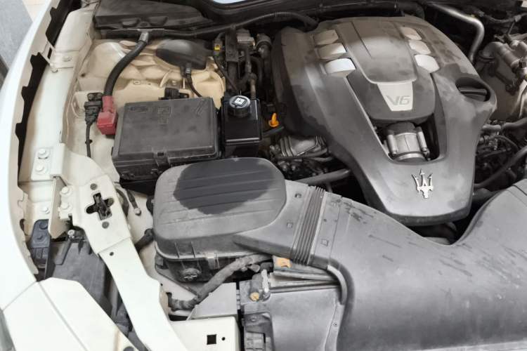 Used Maserati Ghibli 2014 3.0T Standard Edition Engine Bay Right