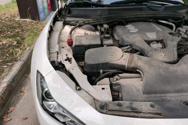 Used Maserati Ghibli 2014 3.0T Standard Edition Engine Bay Right