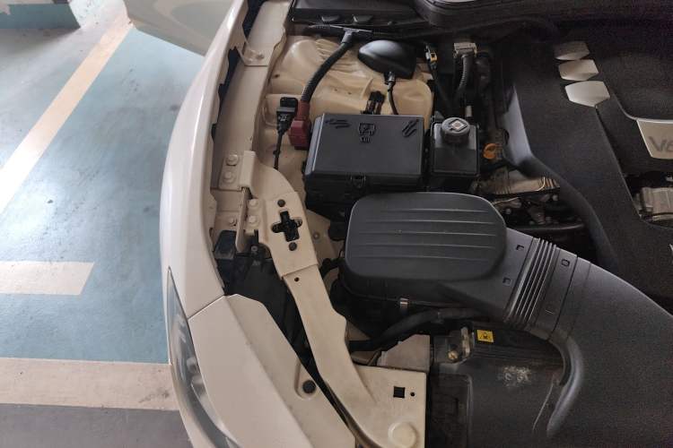 Used Maserati Ghibli 2014 3.0T Standard Edition Engine Bay Right