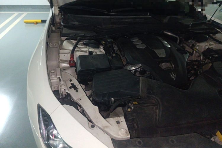 Used Maserati Ghibli 2014 3.0T Standard Edition Engine Bay Right
