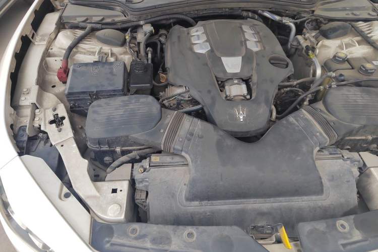 Used Maserati Ghibli 2014 3.0T S Q4 Engine Bay Right