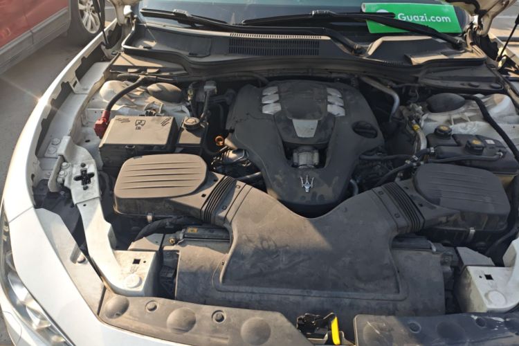 Used Maserati Ghibli 2014 3.0T Standard Edition Engine Bay Right