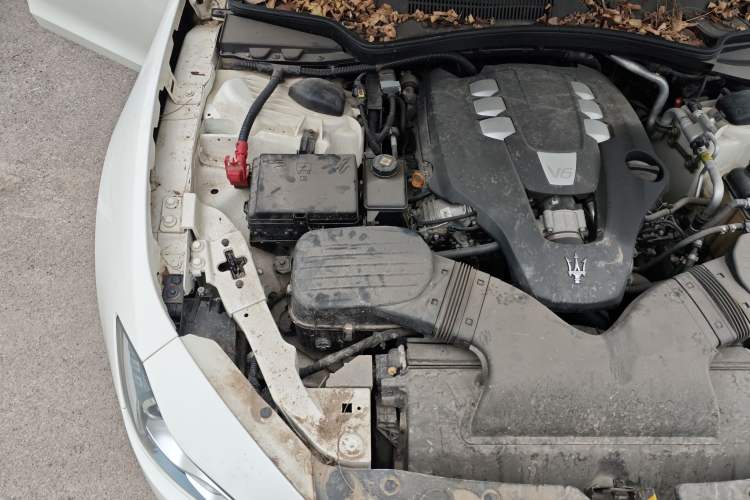 Used Maserati Ghibli 2014 3.0T Standard Edition Engine Bay Right