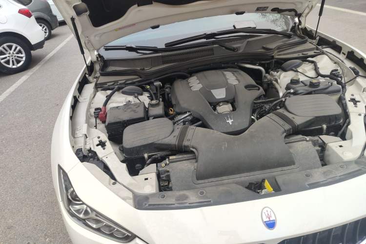 Used Maserati Ghibli 2014 3.0T Standard Edition Engine Bay Right