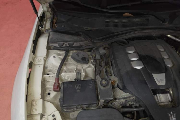 Used Maserati Ghibli 2014 3.0T Standard Edition Engine Bay Right