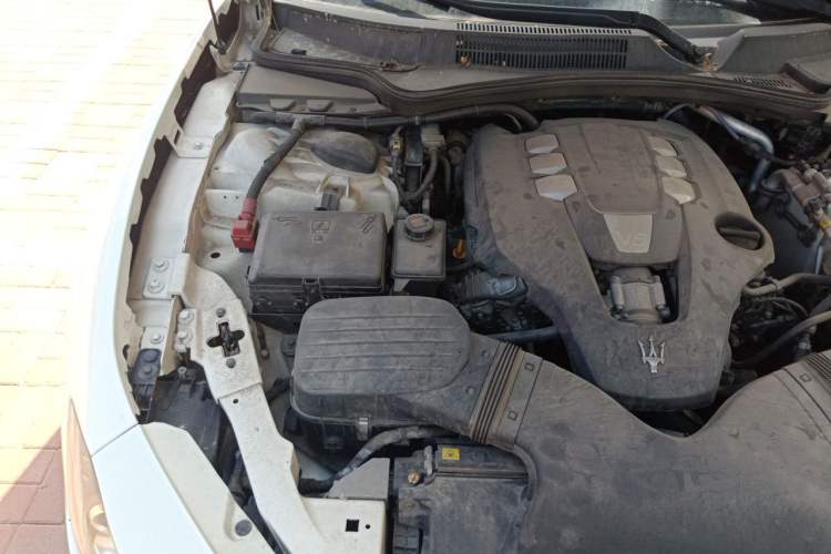 Used Maserati Ghibli 2014 3.0T Standard Edition Engine Bay Right
