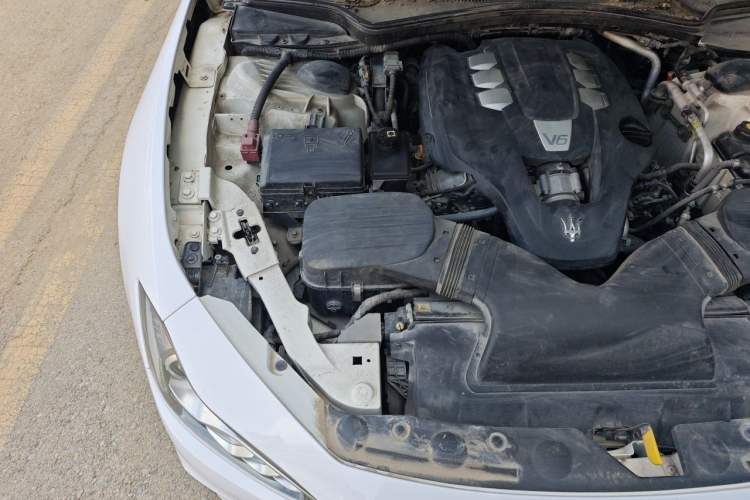 Used Maserati Ghibli 2014 3.0T Standard Edition Engine Bay Right
