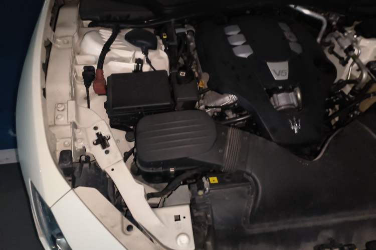 Used Maserati Ghibli 2014 3.0T Standard Edition Engine Bay Right