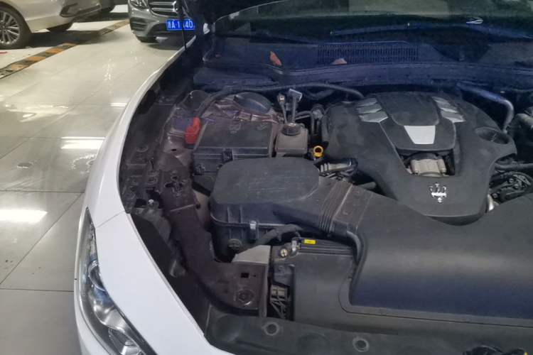 Used Maserati Ghibli 2014 3.0T Standard Edition Engine Bay Right