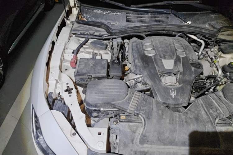 Used Maserati Ghibli 2014 3.0T Standard Edition Engine Bay Right