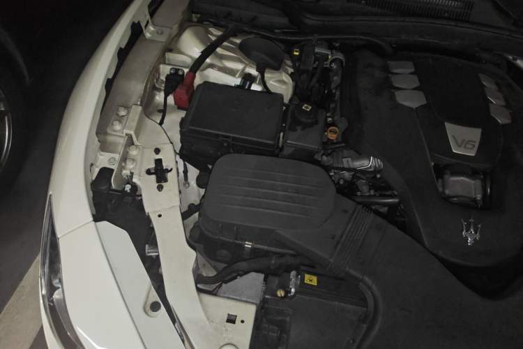 Used Maserati Ghibli 2014 3.0T Standard Edition Engine Bay Right