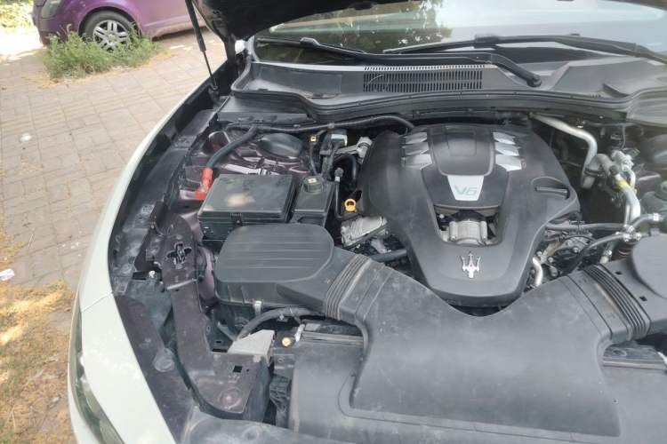 Used Maserati Ghibli 2014 3.0T Standard Edition Engine Bay Right