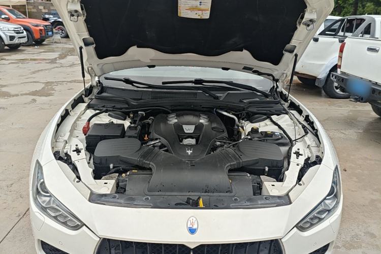Used Maserati Ghibli 2014 3.0T Standard Edition Engine Bay