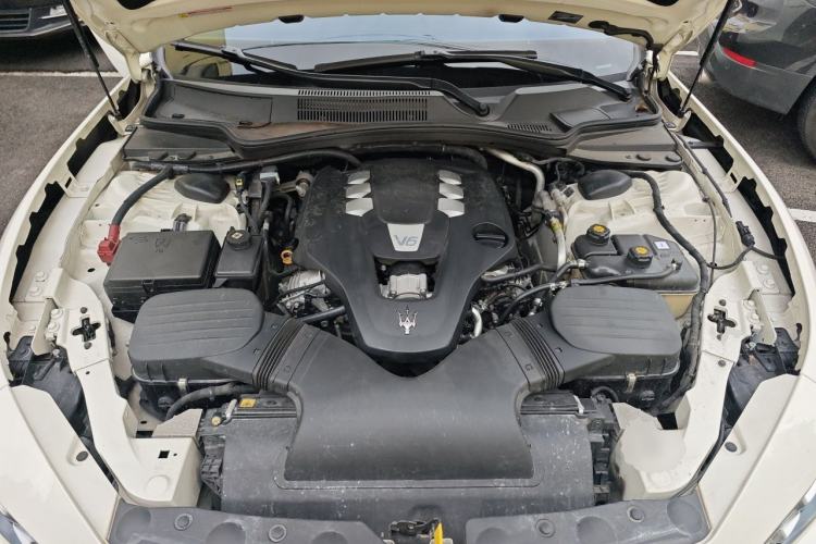 Used Maserati Ghibli 2014 3.0T Standard Edition Engine Bay