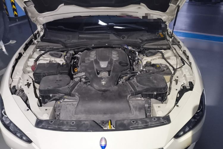 Used Maserati Ghibli 2014 3.0T Standard Edition Engine Bay