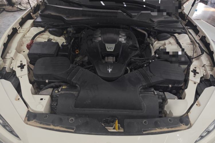 Used Maserati Ghibli 2014 3.0T Standard Edition Engine Bay